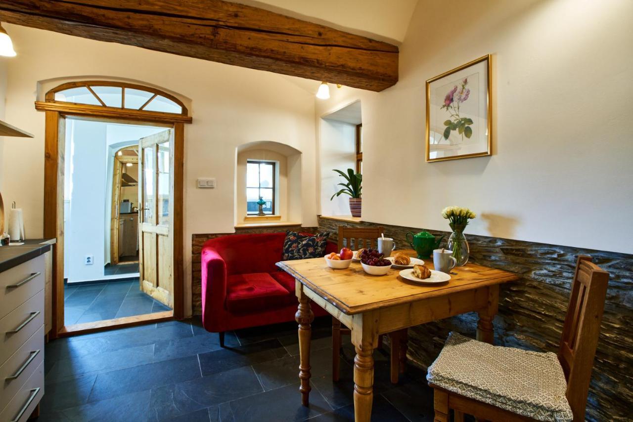 Baroque Chaplain House Kaplanka 1796 A. D. - Historical Luxury Apts In Bohemian Paradise Zelezny Brod Kültér fotó